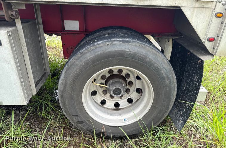 image for item EU2181 2016 Wilson CF-1080 flatbed trailer