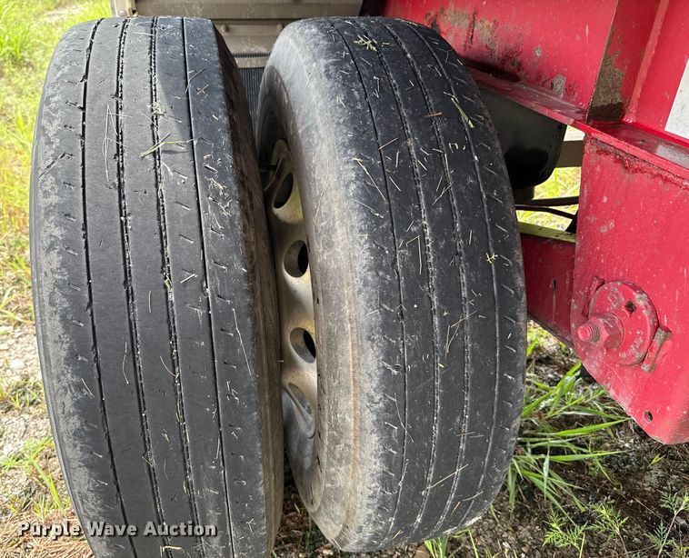 image for item EU2181 2016 Wilson CF-1080 flatbed trailer