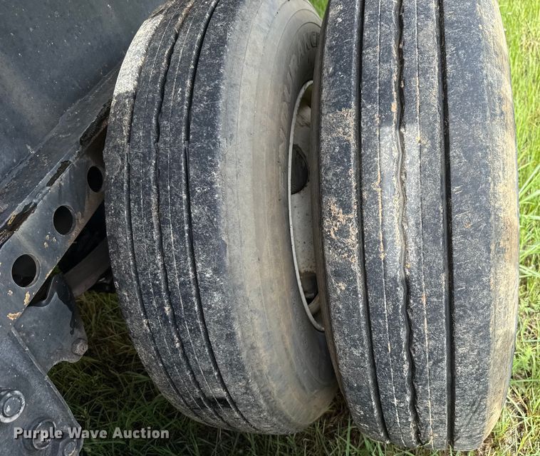 image for item EU2188 2013 Dorsey extendable flatbed trailer