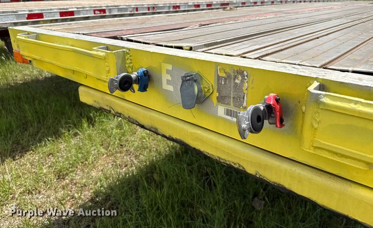 image for item EU2190 1998 Transcraft Eagle W2 flatbed trailer