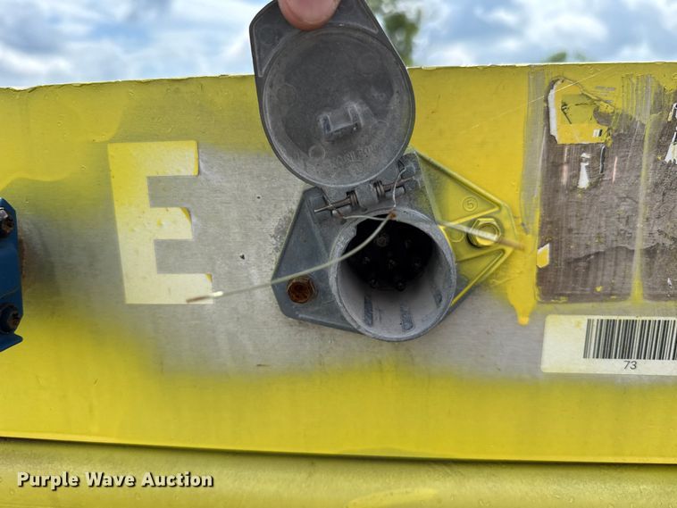 image for item EU2190 1998 Transcraft Eagle W2 flatbed trailer