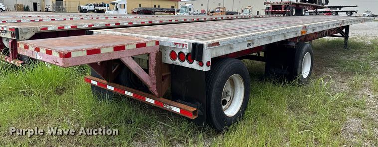 image for item EU2193 2006 Wilson Trailers CF-900 flatbed trailer