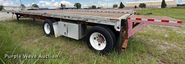 image for item EU2193 2006 Wilson Trailers CF-900 flatbed trailer