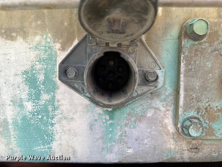 image for item EU2193 2006 Wilson Trailers CF-900 flatbed trailer