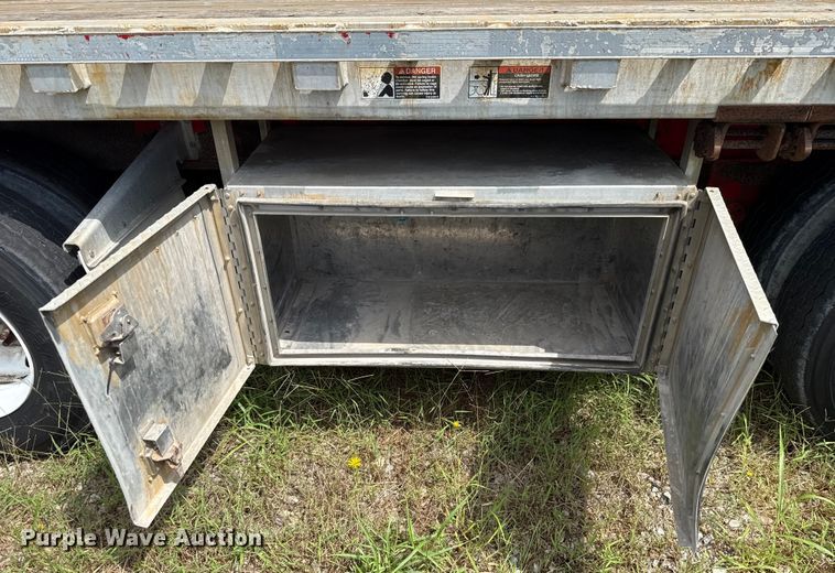 image for item EU2193 2006 Wilson Trailers CF-900 flatbed trailer