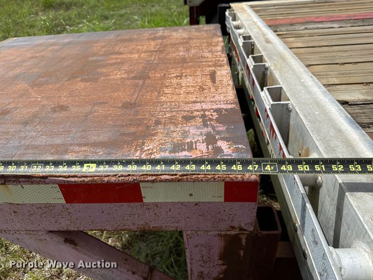 image for item EU2193 2006 Wilson Trailers CF-900 flatbed trailer