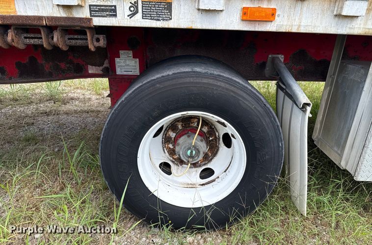 image for item EU2193 2006 Wilson Trailers CF-900 flatbed trailer