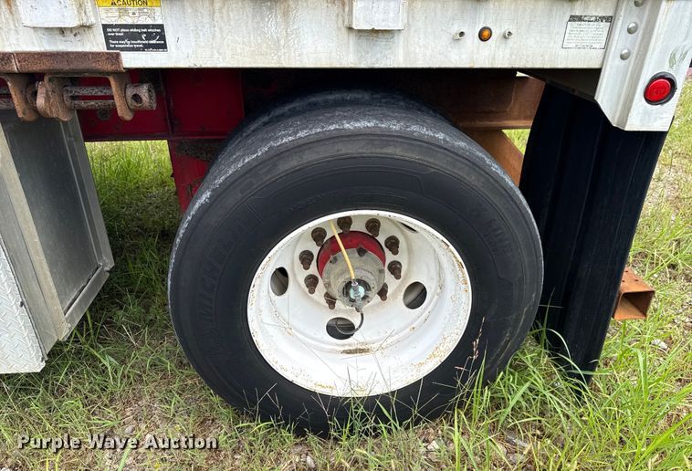 image for item EU2193 2006 Wilson Trailers CF-900 flatbed trailer