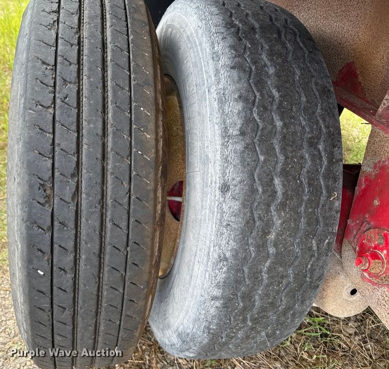 image for item EU2193 2006 Wilson Trailers CF-900 flatbed trailer