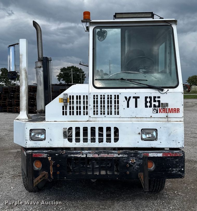 image for item EU2199 Cargotec 4X2 yard truck