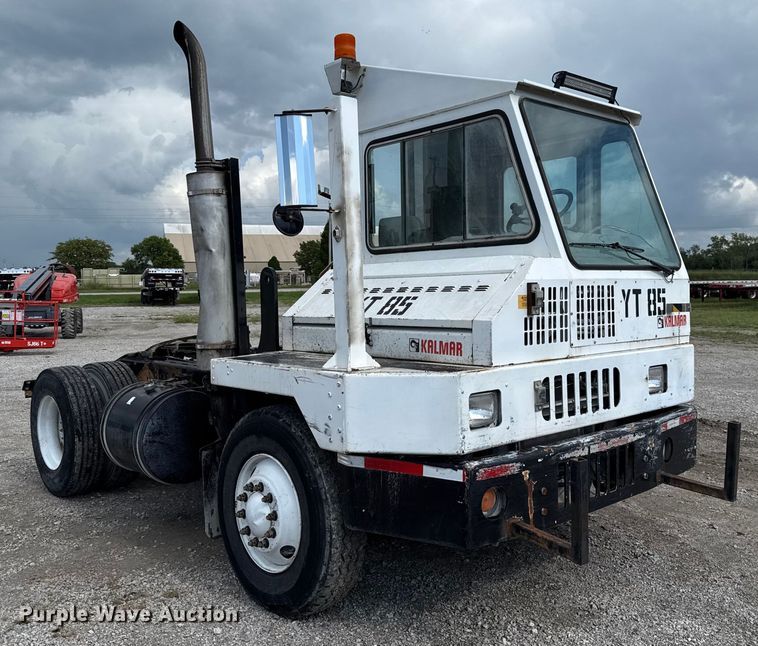 image for item EU2199 Cargotec 4X2 yard truck