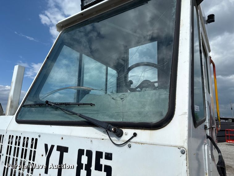 image for item EU2199 Cargotec 4X2 yard truck