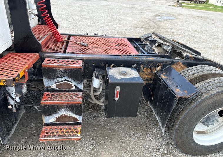 image for item EU2199 Cargotec 4X2 yard truck