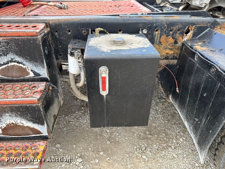 image for item EU2199 Cargotec 4X2 yard truck