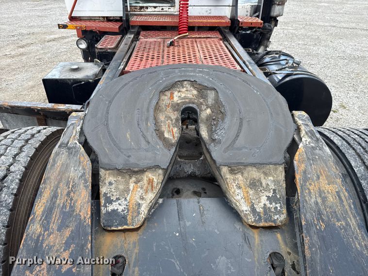 image for item EU2199 Cargotec 4X2 yard truck