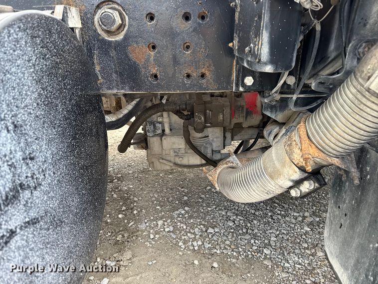 image for item EU2199 Cargotec 4X2 yard truck