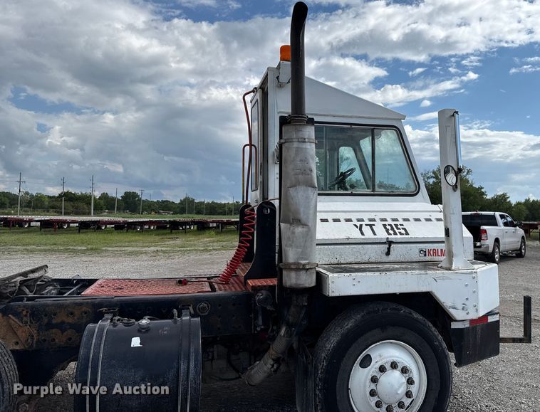 image for item EU2199 Cargotec 4X2 yard truck