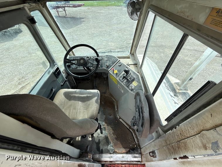 image for item EU2199 Cargotec 4X2 yard truck