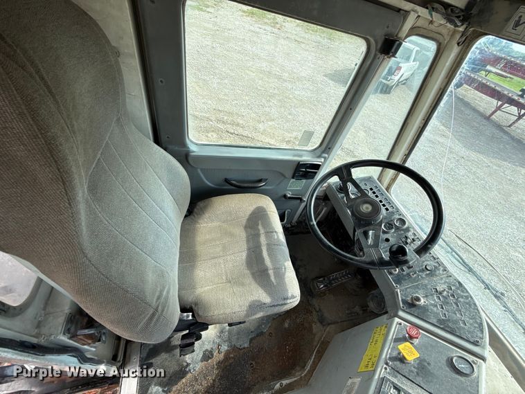 image for item EU2199 Cargotec 4X2 yard truck