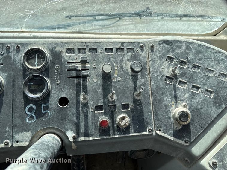 image for item EU2199 Cargotec 4X2 yard truck