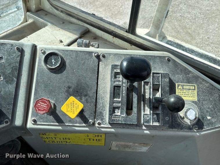 image for item EU2199 Cargotec 4X2 yard truck