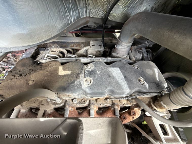 image for item EU2199 Cargotec 4X2 yard truck