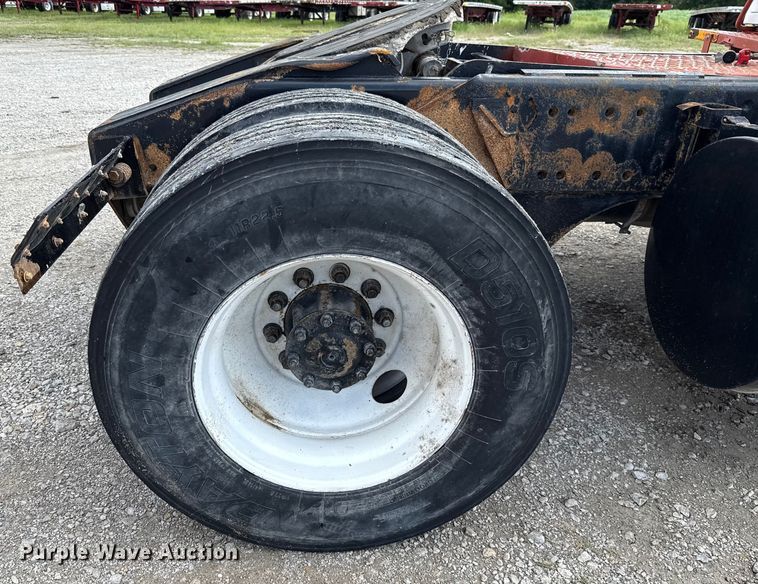 image for item EU2199 Cargotec 4X2 yard truck