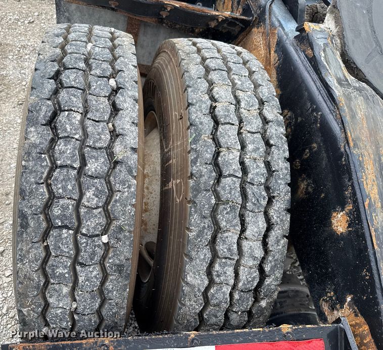 image for item EU2199 Cargotec 4X2 yard truck