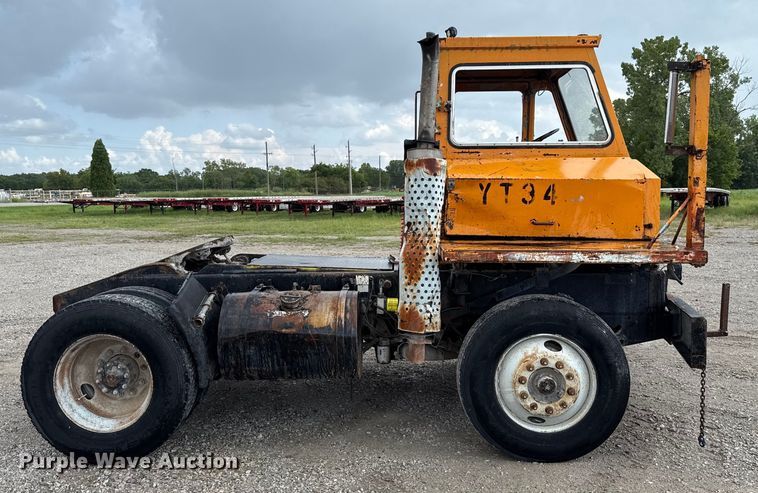 image for item EU2200 Ottawa 30 yard truck