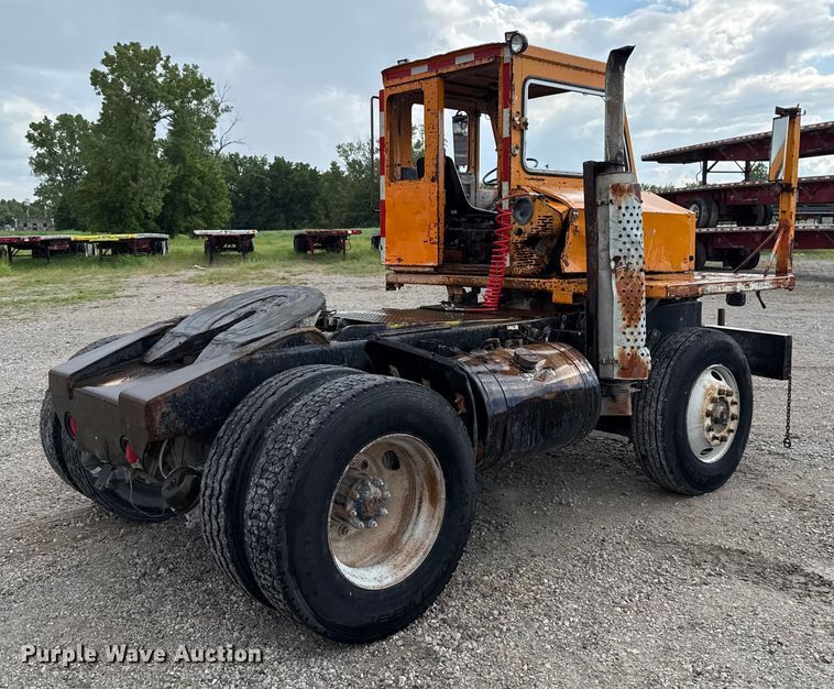 image for item EU2200 Ottawa 30 yard truck