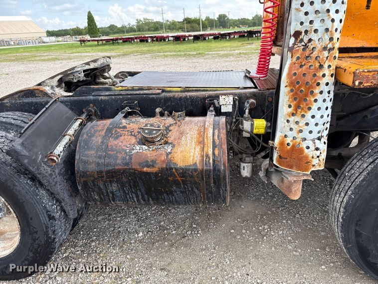 image for item EU2200 Ottawa 30 yard truck