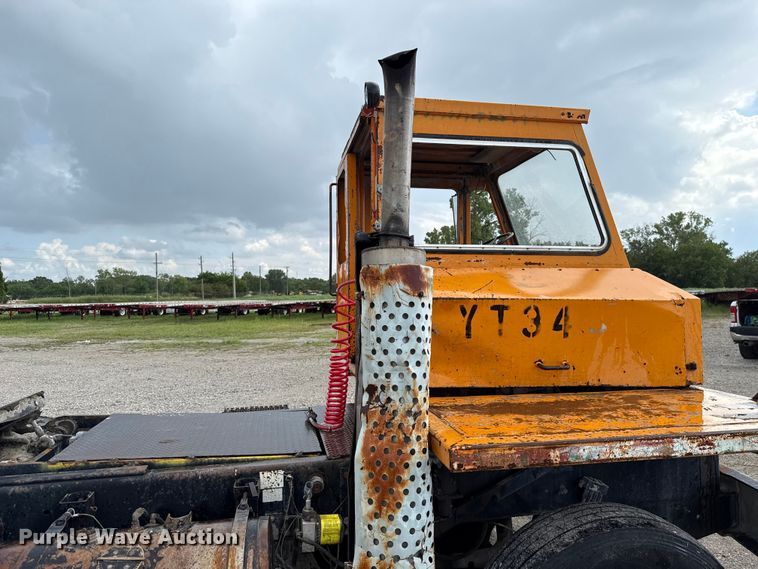 image for item EU2200 Ottawa 30 yard truck