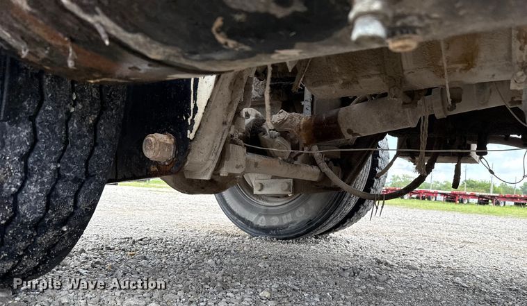 image for item EU2200 Ottawa 30 yard truck