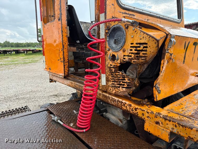 image for item EU2200 Ottawa 30 yard truck