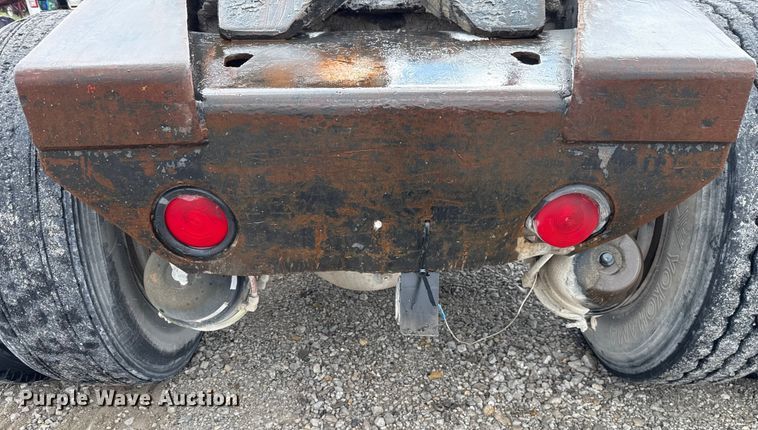 image for item EU2200 Ottawa 30 yard truck