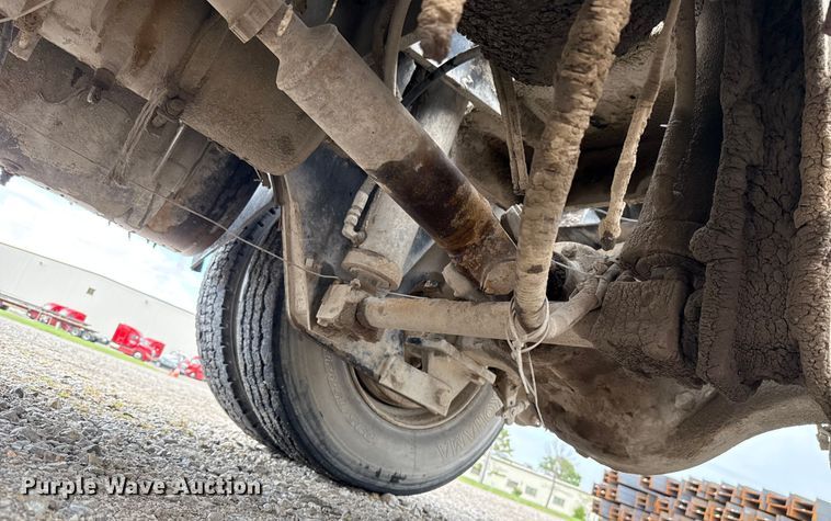 image for item EU2200 Ottawa 30 yard truck