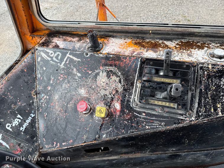 image for item EU2200 Ottawa 30 yard truck