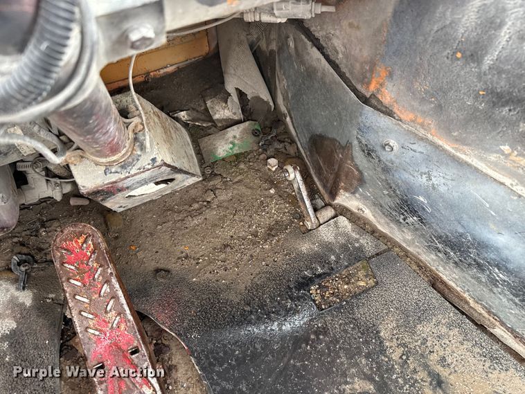 image for item EU2200 Ottawa 30 yard truck