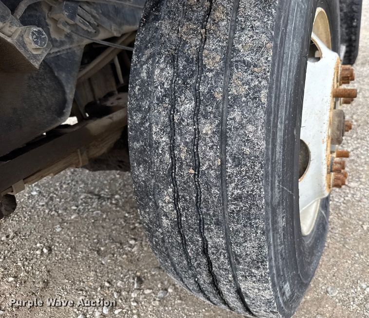 image for item EU2200 Ottawa 30 yard truck