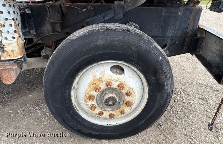 image for item EU2200 Ottawa 30 yard truck