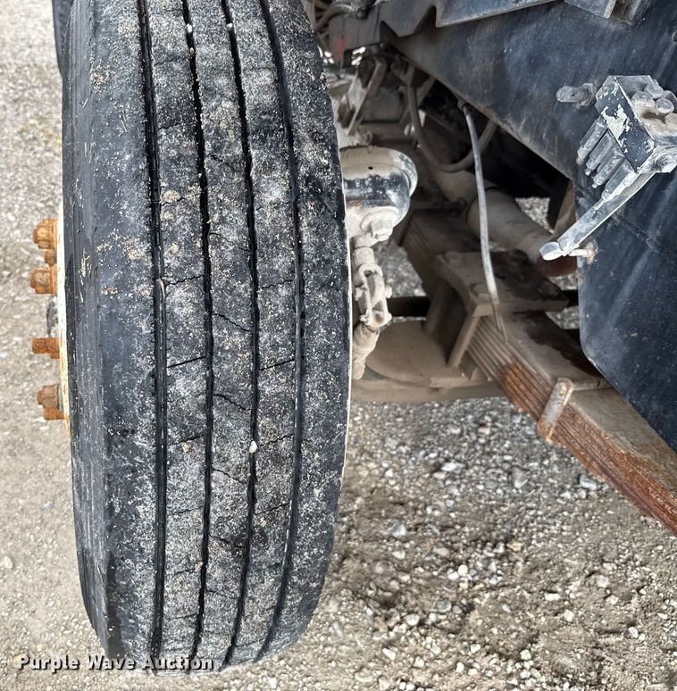 image for item EU2200 Ottawa 30 yard truck