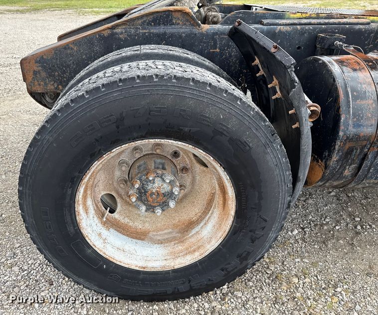 image for item EU2200 Ottawa 30 yard truck