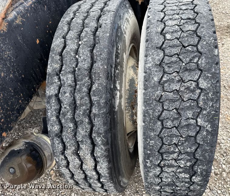 image for item EU2200 Ottawa 30 yard truck