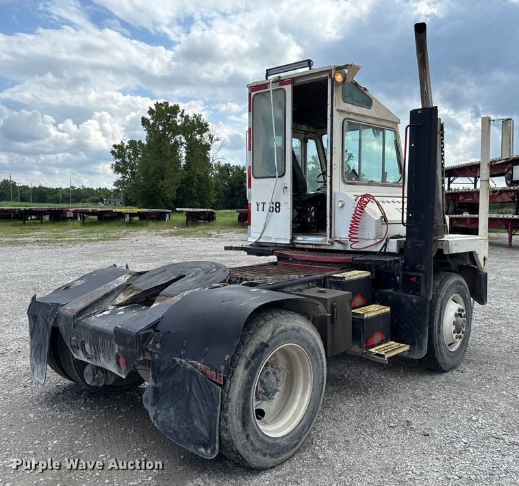 image for item EU2201 1999 Ottawa 30 yard truck