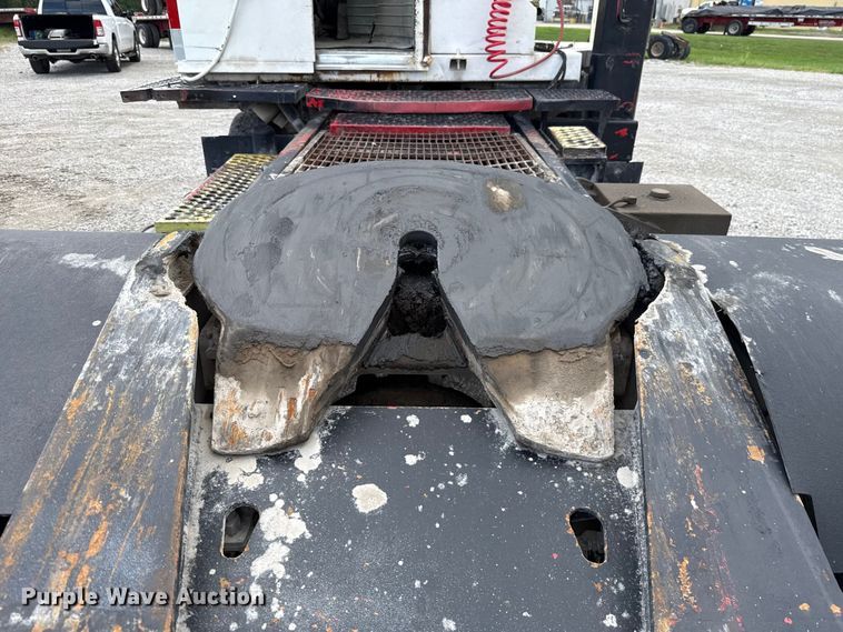 image for item EU2201 1999 Ottawa 30 yard truck