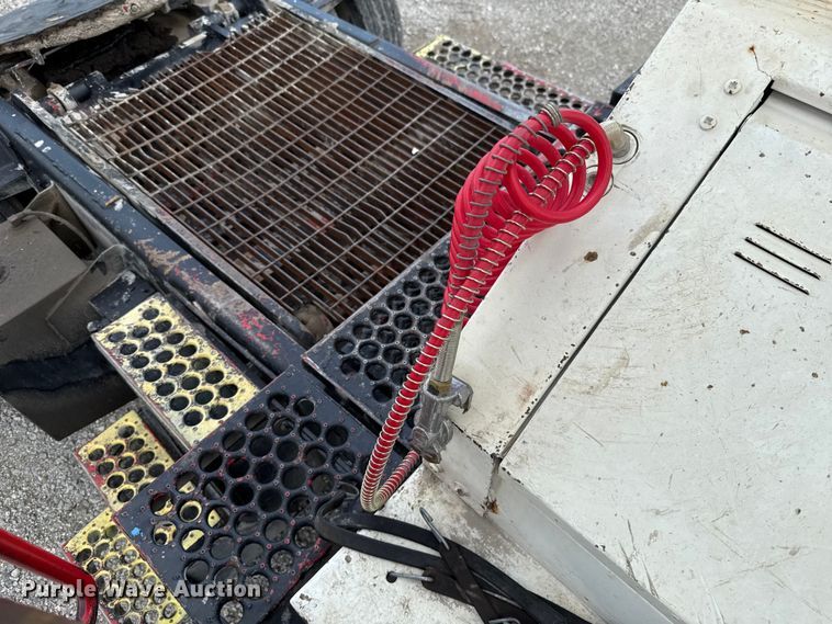 image for item EU2201 1999 Ottawa 30 yard truck