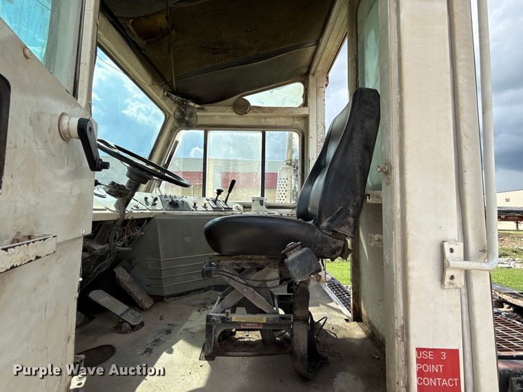 image for item EU2201 1999 Ottawa 30 yard truck