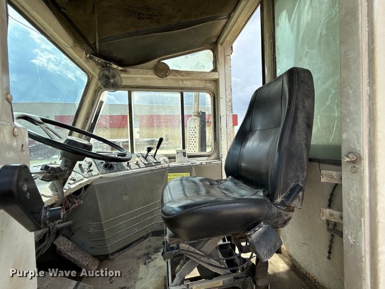 image for item EU2201 1999 Ottawa 30 yard truck