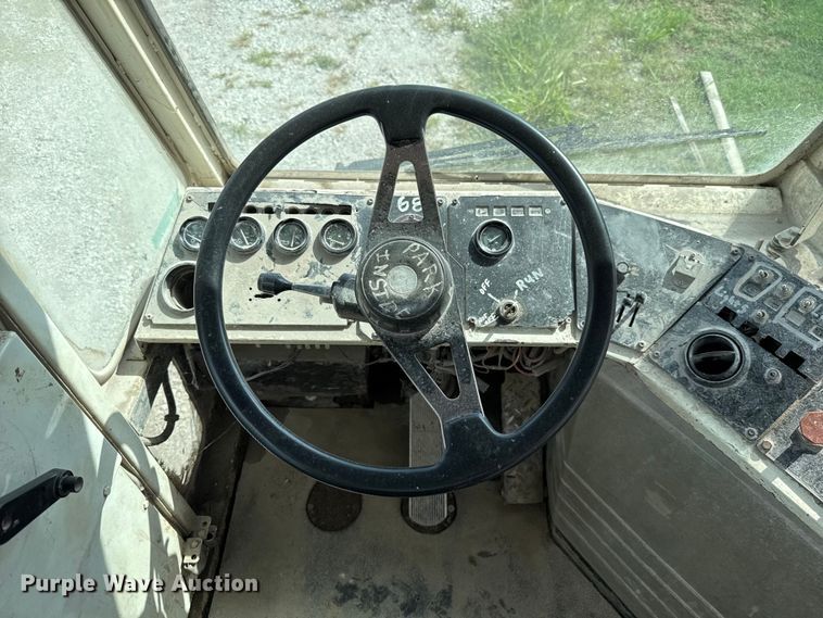 image for item EU2201 1999 Ottawa 30 yard truck