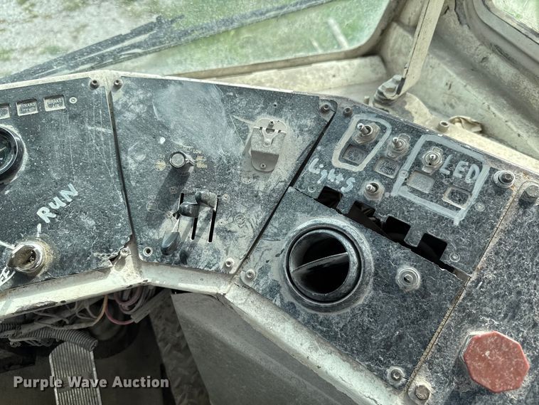 image for item EU2201 1999 Ottawa 30 yard truck